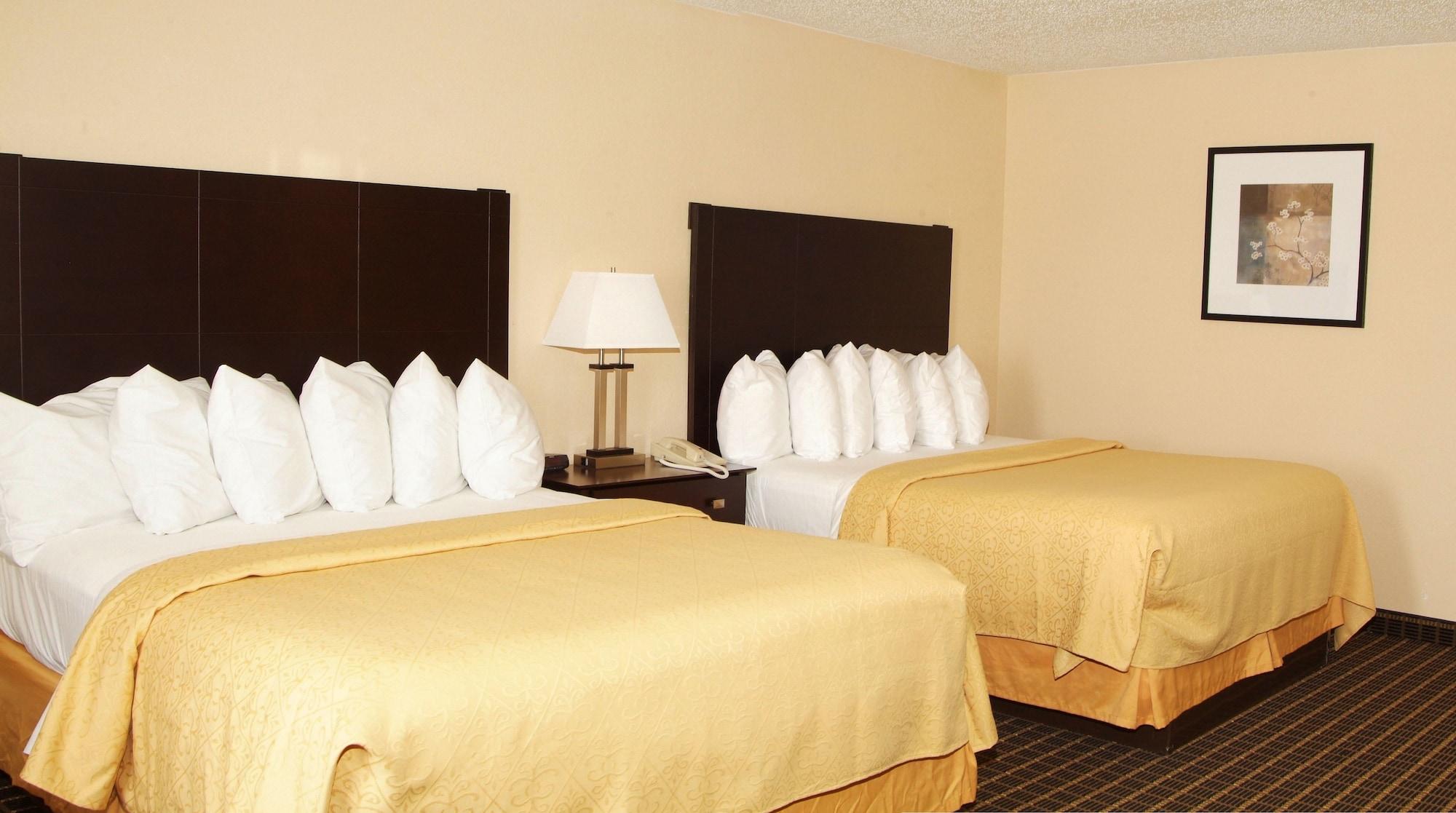 Quality Inn & Suites Big Rapids Near University Kültér fotó