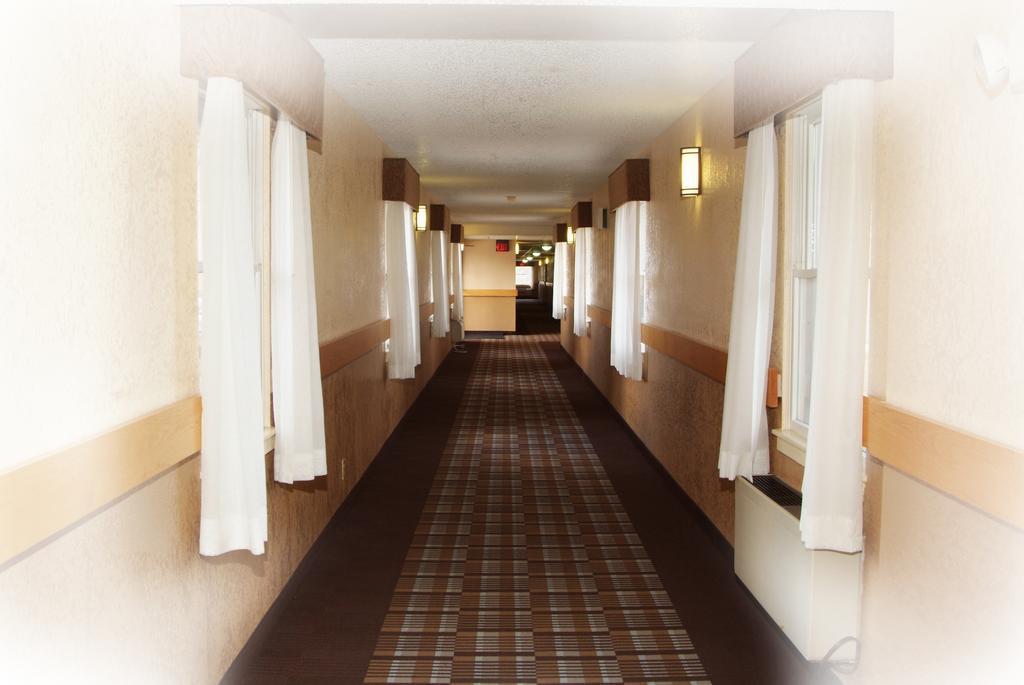 Quality Inn & Suites Big Rapids Near University Kültér fotó