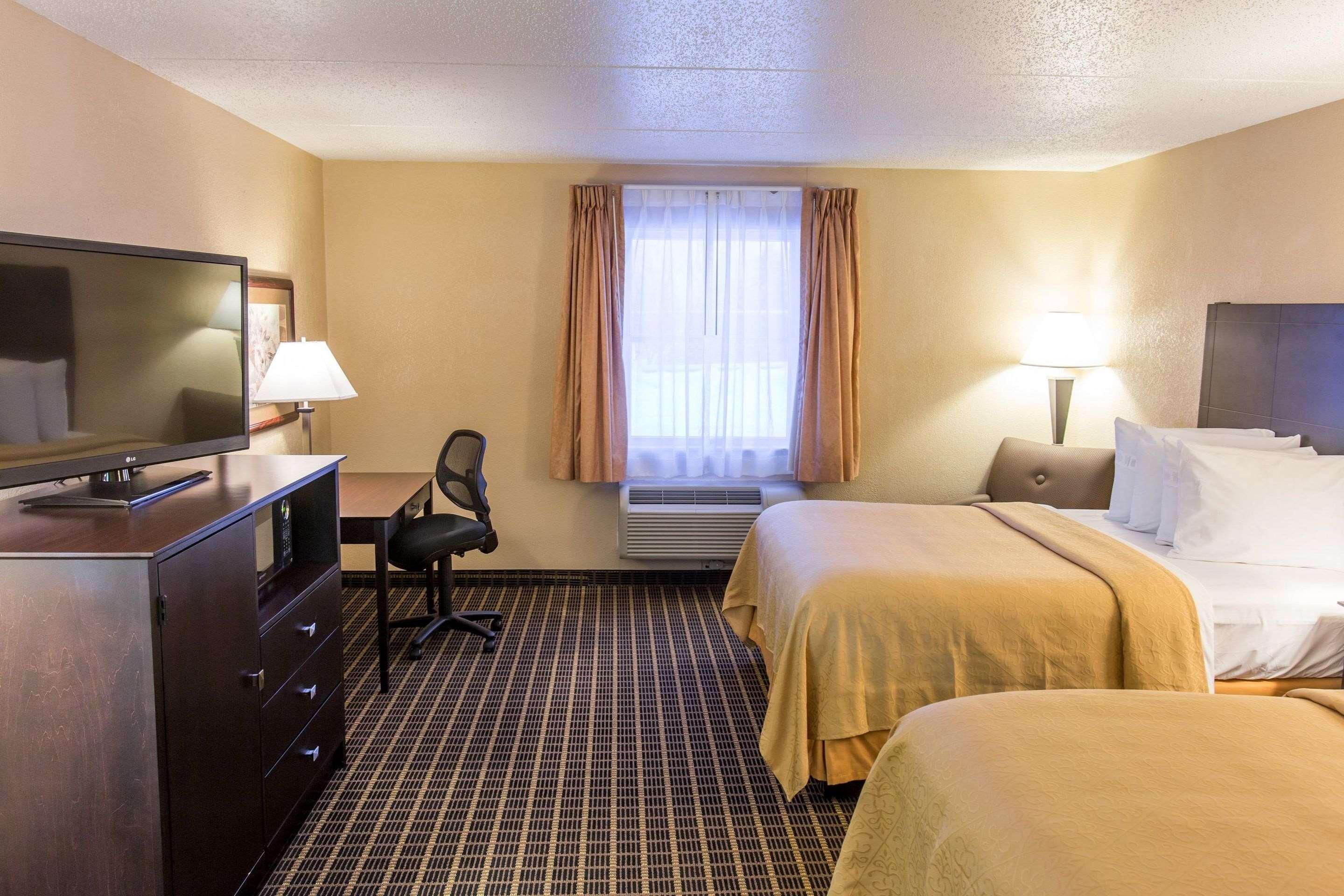 Quality Inn & Suites Big Rapids Near University Kültér fotó