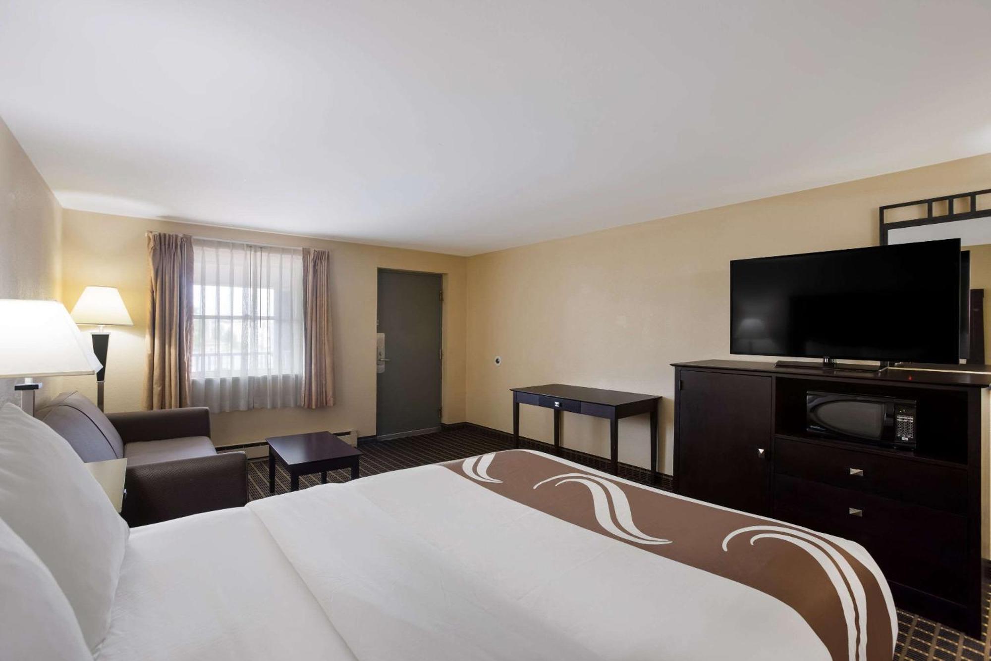 Quality Inn & Suites Big Rapids Near University Kültér fotó