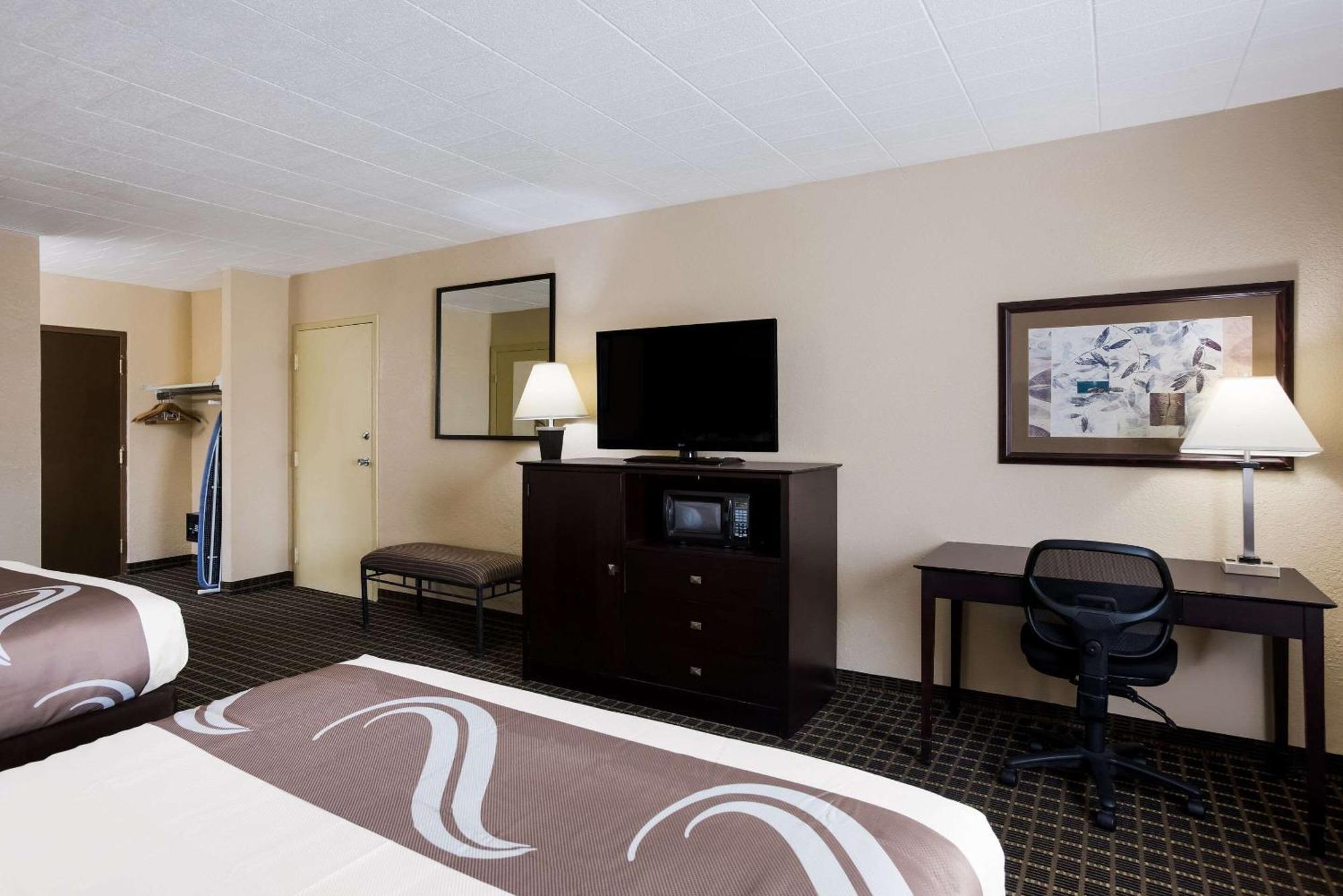 Quality Inn & Suites Big Rapids Near University Kültér fotó