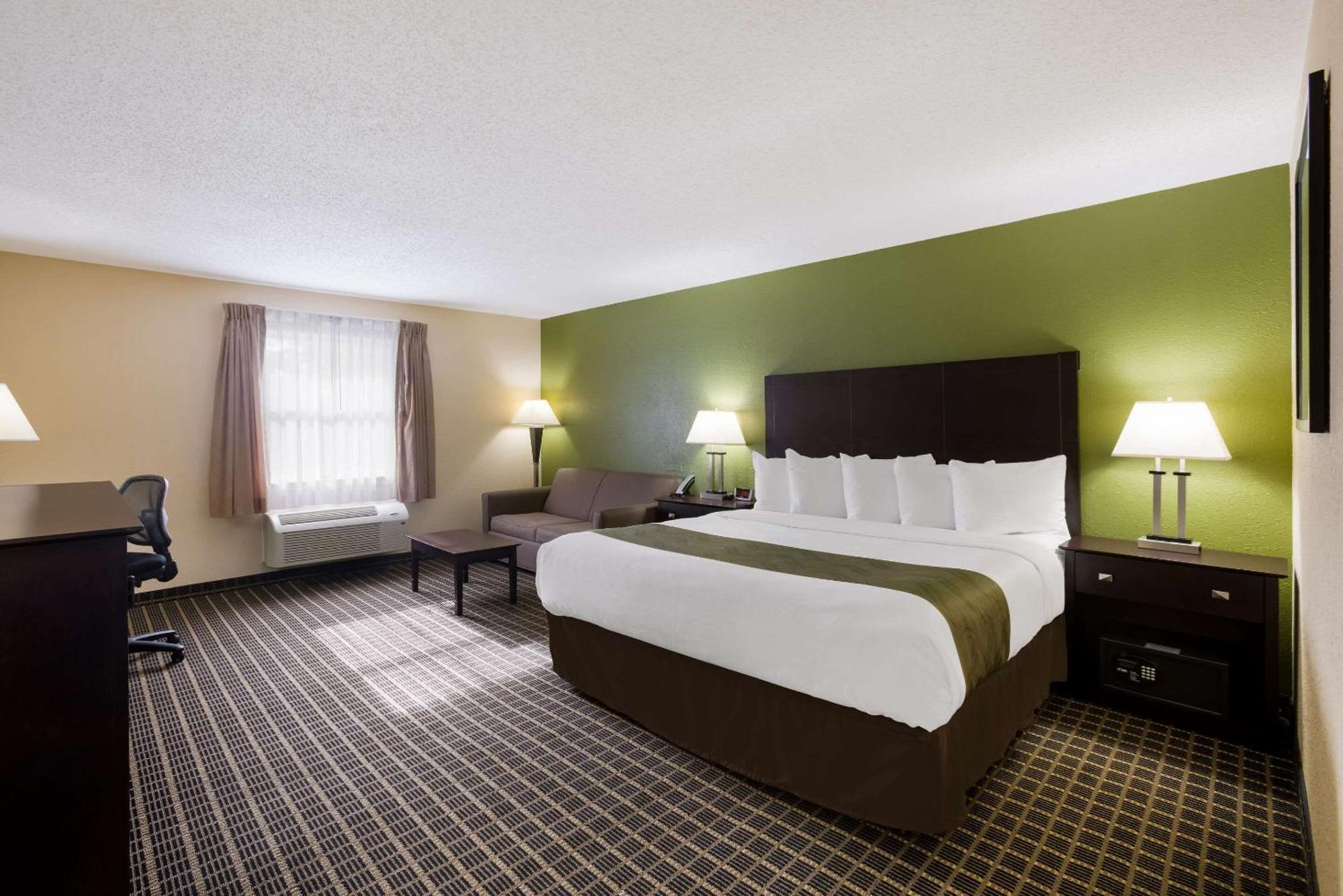 Quality Inn & Suites Big Rapids Near University Kültér fotó