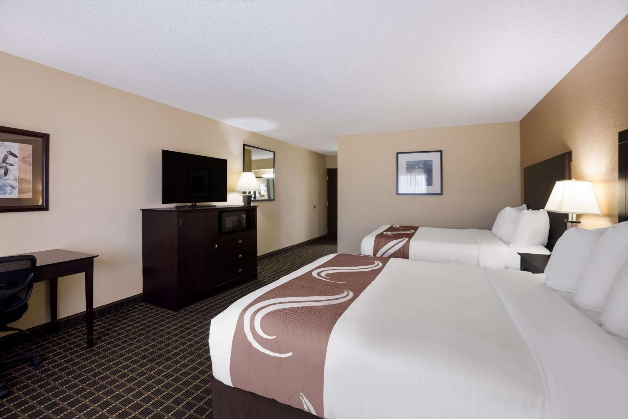 Quality Inn & Suites Big Rapids Near University Kültér fotó