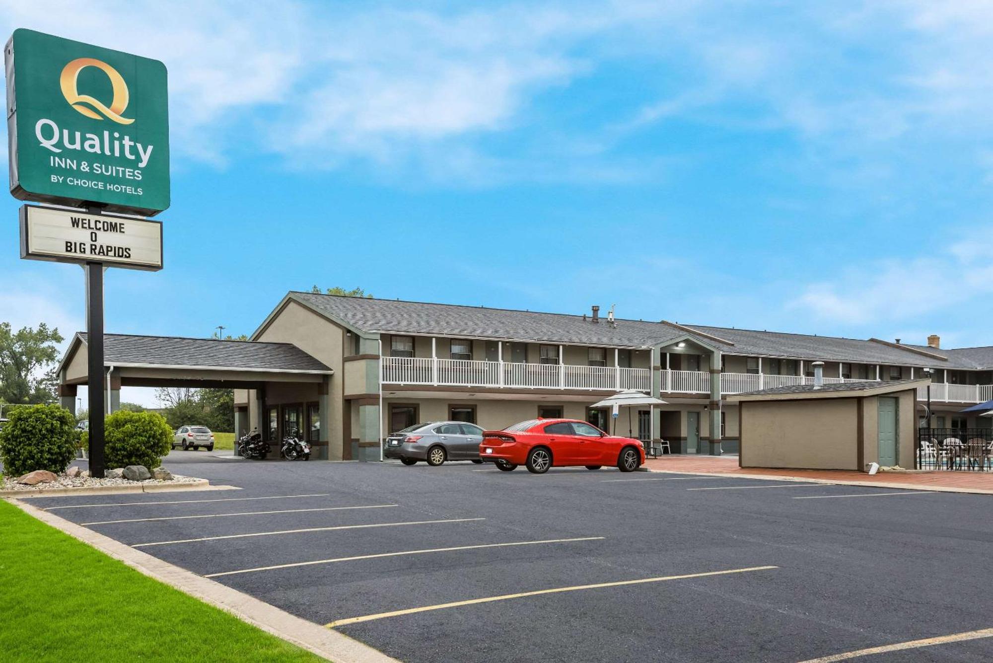Quality Inn & Suites Big Rapids Near University Kültér fotó